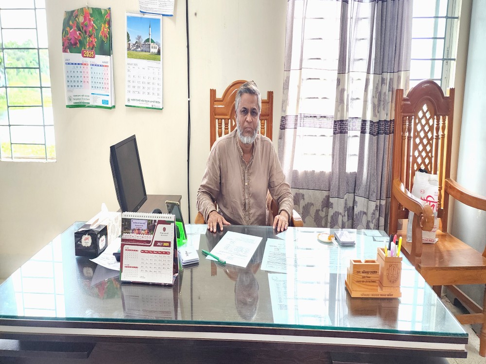 Slider Image of Chowganga Shahid Smrity High School